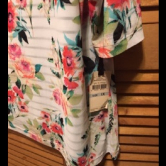 Emaline Woman Flowery Tunic - Picture 7 of 8